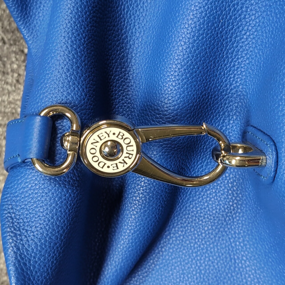 Dooney & Bourke Sorrento Sak - Picture 2 of 15
